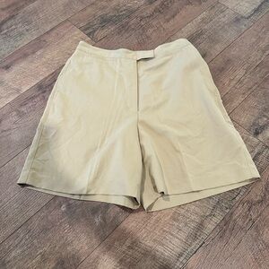 Izod women’s Beige Flat Front Shorts